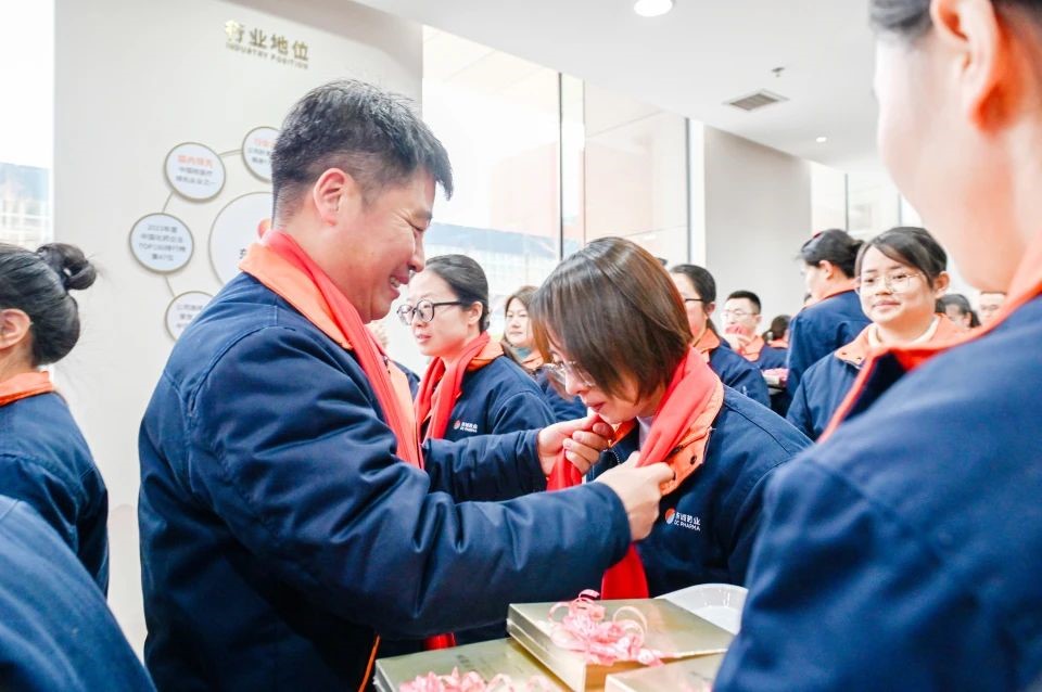 8581738741200_.pic.jpg 8581738741200_.pic.jpg